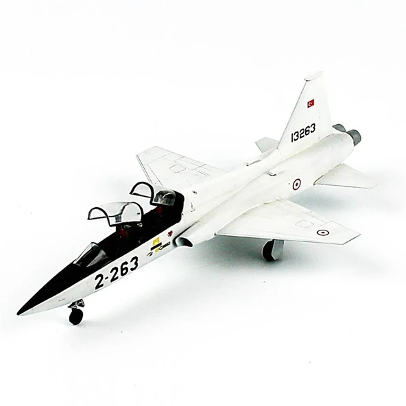 QD188 1/72 Ölçek, T-38 (ARI) Türk Hv. Kuv., Sergilemeye Hazır Savaşl Uçağı Modeli - Resim 2