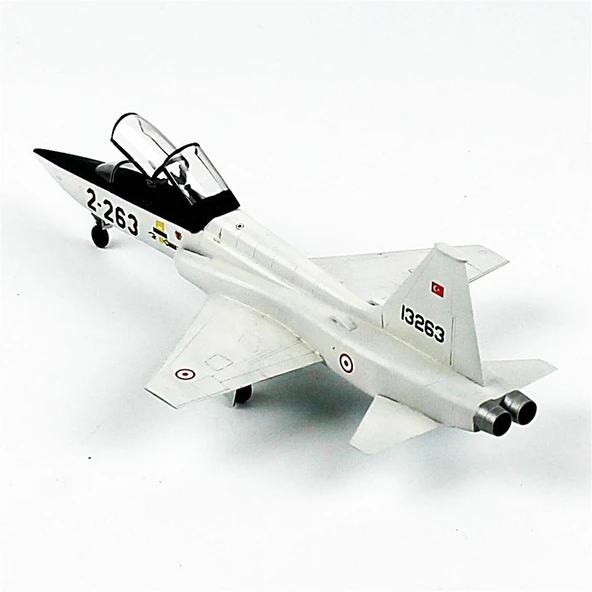 QD188 1/72 Ölçek, T-38 (ARI) Türk Hv. Kuv., Sergilemeye Hazır Savaşl Uçağı Modeli - Resim 3
