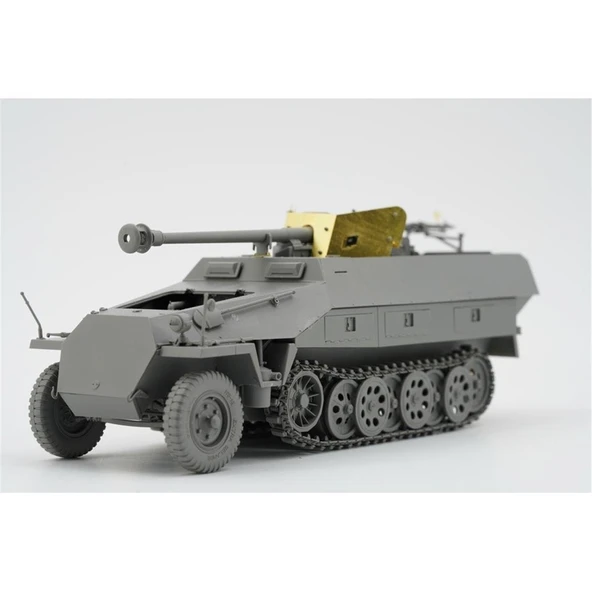Border BT-043  1/35 Ölçek, Sd.Kfz.251/22 ve 7,5 cm PaK 40 (Pakwagen), Yarı Paletli Zırhlı Araç, Plastik Model Kiti - Resim 2