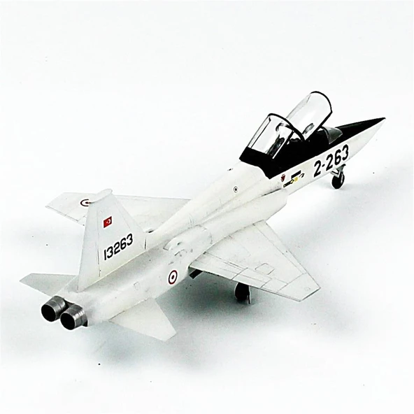 QD188 1/72 Ölçek, T-38 (ARI) Türk Hv. Kuv., Sergilemeye Hazır Savaşl Uçağı Modeli - Resim 4