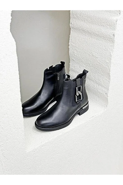 VENÜS 2553203K TOPUKLU KLASİK KADIN BOT ürün görseli