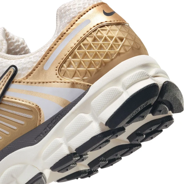 NİKE Zoom Vomero 5 'Metallic Gold' Kadın Sneaker Ayakkabı (DAR KALIP) - 7