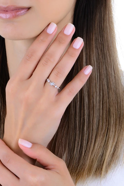 Gümüş rodyumlu zirkon taşlı parıltılı yıldız tozu yüzük - Resim 3