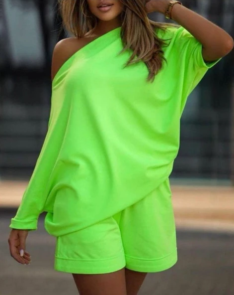 Kadın Kayık Yaka Salaş Iki Iplik Bluz Ve şort Ikili Takım ürün görseli 1