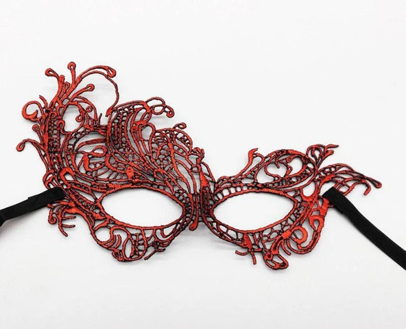 Kırmızı Renk Dantel Örgü İşlemeli Parti Maskesi Model 1 ürün görseli