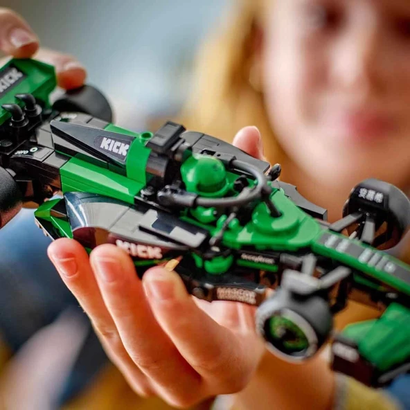 Speed Champions KICK Sauber F1 Team C44 Yarış Arabası 77247 - 4