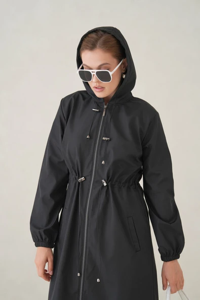 Su Geçirmez Kapüşonlu Fermuarlı Sık Dokuma Kadın Trençkot - Resim 4