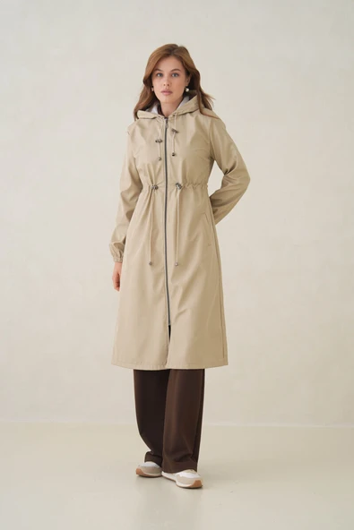 Su Geçirmez Kapüşonlu Fermuarlı Sık Dokuma Kadın Trençkot - Resim 8
