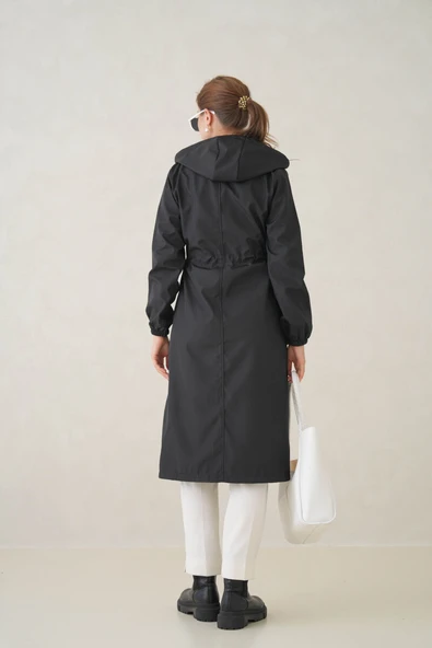 Su Geçirmez Kapüşonlu Fermuarlı Sık Dokuma Kadın Trençkot - Resim 6