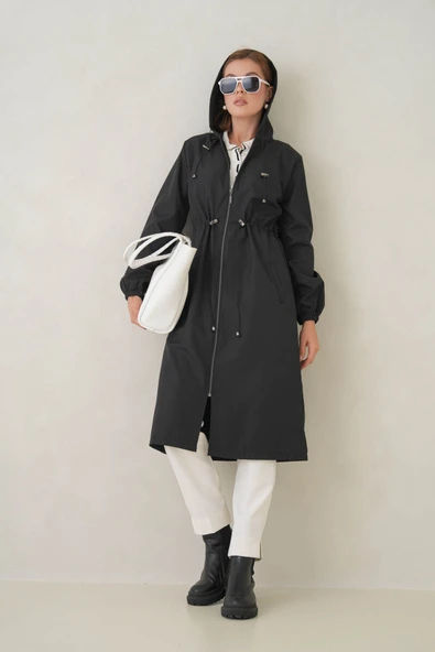 Su Geçirmez Kapüşonlu Fermuarlı Sık Dokuma Kadın Trençkot - Resim 5