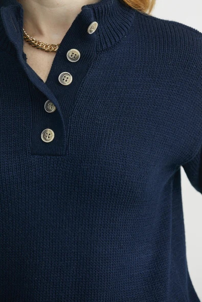 Dik Yaka Düğme Detaylı Yünlü Triko Kazak - Lacivert - Resim 5