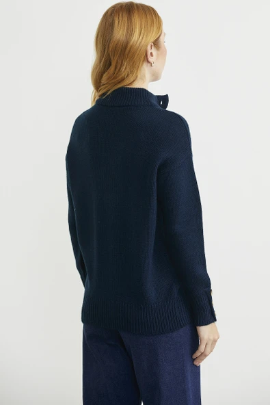Dik Yaka Düğme Detaylı Yünlü Triko Kazak - Lacivert - Resim 6