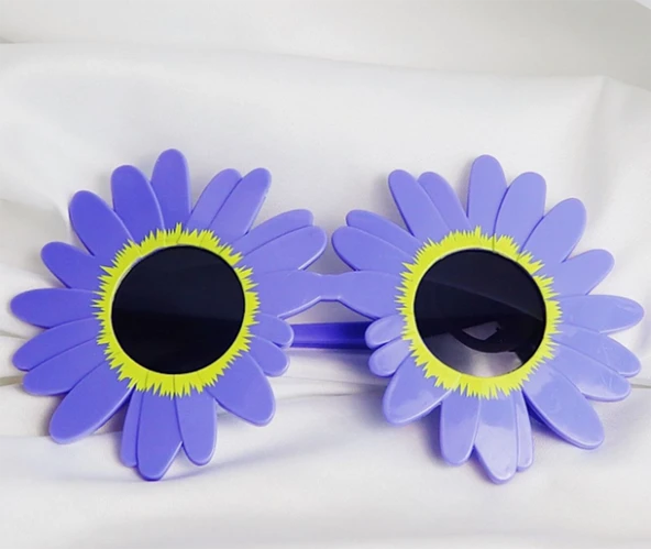 Mor Renk Şekilli Parti Gözlüğü 18x10 cm ürün görseli