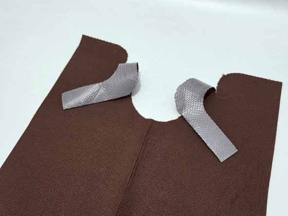 Baby Touch Tek Kullanımlık Rulo Bebek Mama Önlüğü (20 Adet) - Resim 5