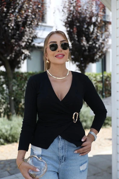 MDB Kadın Uzun Kollu Kruvaze Yakalı Toka Detaylı Viskon Bluz ürün görseli 1