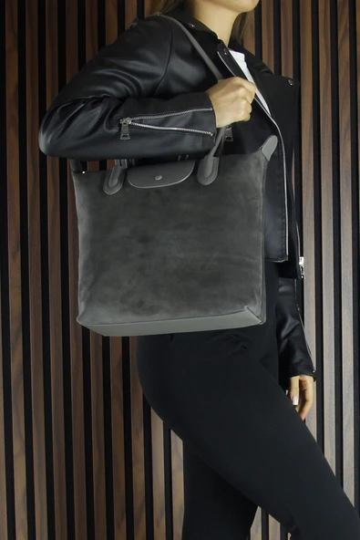 Erkan Saçmacı Gri Hakiki Dana Süet Fermuarlı Manyetik Kapaklı Büyük Boy Günlük Omuz Çantası - 2