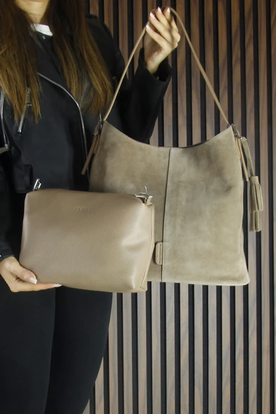 Erkan Saçmacı Kum Hakiki Dana Süet Püsküllü Manyetik Kapaklı Büyük Boy Günlük Omuz Çantası ve El Çantası