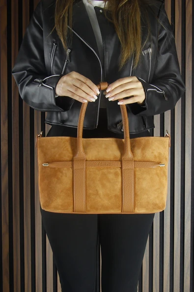 Erkan Saçmacı Taba Hakiki Dana Süet Fermuarlı Üç Bölmeli İç Cepli Askılı Orta Boy Günlük Omuz Çantası ürün görseli