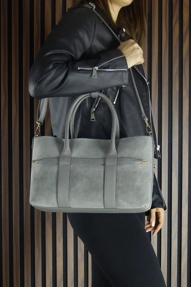Erkan Saçmacı Gri Hakiki Dana Süet Fermuarlı Üç Bölmeli İç Cepli Askılı Orta Boy Günlük Omuz Çantası - Resim 2