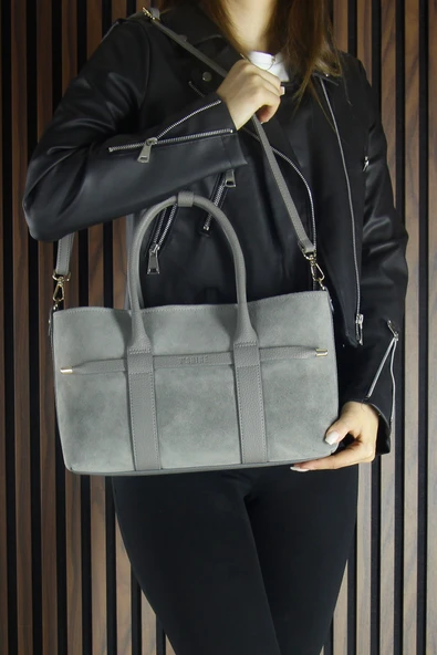 Erkan Saçmacı Gri Hakiki Dana Süet Fermuarlı Üç Bölmeli İç Cepli Askılı Orta Boy Günlük Omuz Çantası - Resim 4