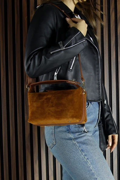 Erkan Saçmacı Taba Hakiki Dana Süet Fermuarlı Askılı İç Cepli Orta Boy Günlük Omuz Çantası - Resim 2