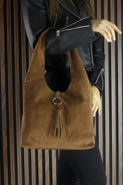 Erkan Saçmacı Karamel Hakiki Dana Süet Püsküllü Manyetik Kapaklı Orta Boy Günlük Omuz Çantası ürün görseli