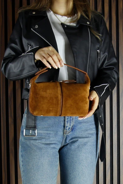 Erkan Saçmacı Taba Hakiki Dana Süet Fermuarlı Askılı İç Cepli Orta Boy Günlük Omuz Çantası ürün görseli