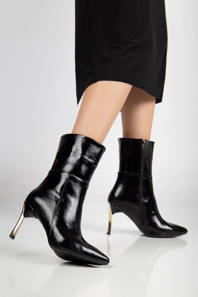 Kadın Siyah Rugan Sivri Burun İnce Topuklu Bot - Resim 4