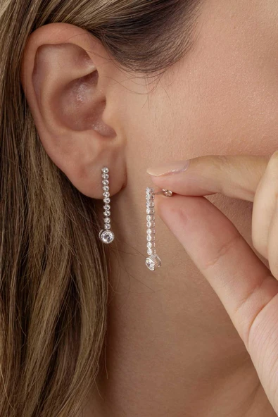 Gümüş Pazarım Tektaş Detaylı Su Yolu Rodyum Kaplama 925 Ayar Gümüş Küpe ürün görseli 1