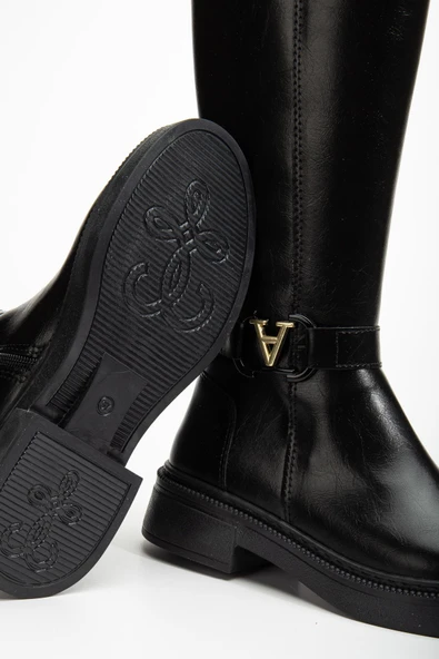 Kadın Siyah Cilt Toka Detaylı Çizme - Resim 3