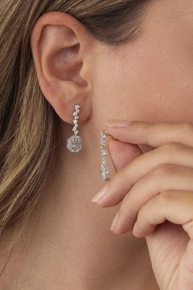 Gümüş Pazarım Pırlanta Montür Sıralı Tek Taş Rodyum Kaplama Baget Gümüş Küpe - 2