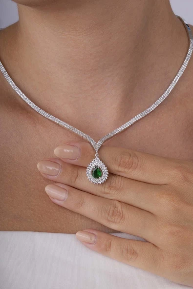Gümüş Pazarım Hürrem Sultan Modeli Zümrüt Taşllı Damla Motifli 925 Ayar Gümüş Kolye ürün görseli 1