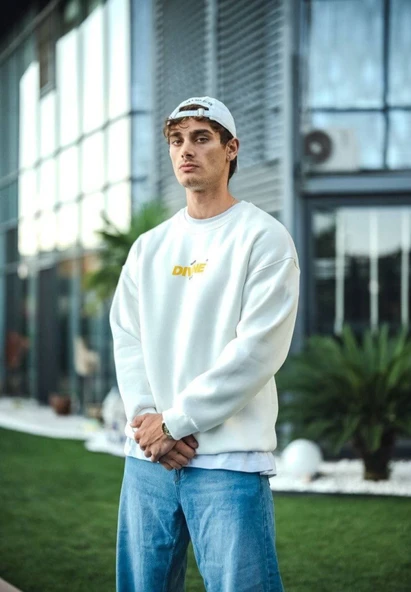 Kışlık Bisiklet Yaka Baskılı SweatShirt - Beyaz ürün görseli