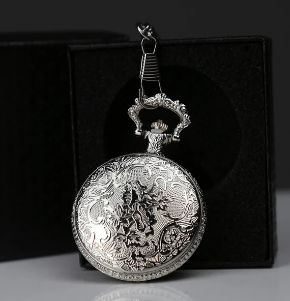 Özel Kutulu Türk Bayrağı Tasarımlı Gümüş Köstekli Saat ürün görseli