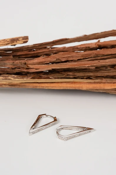 Gümüş rodyumlu zirkon taşlı modern tasarımlı prizma (üçgen) küpe SGTL13028RODAJ - Resim 4