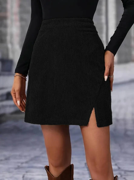 Kadın Yüksek Belli Etek Ucu Asimetrik Yırtmaç Detay Kadife Mini Etek ürün görseli