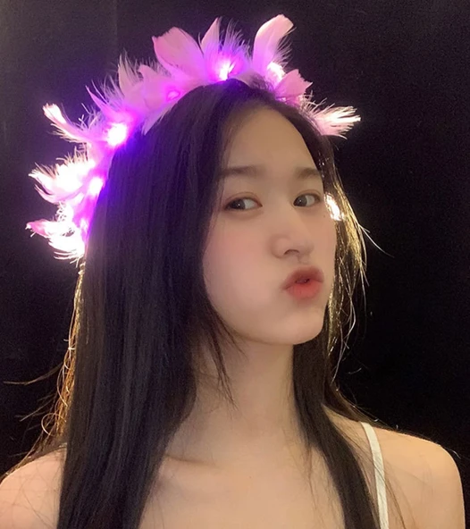 Led Işıklı Rengarenk Yanan 3 Fonksiyonlu Otrişli Parti Tacı Pembe Renk 12x12 cm ürün görseli 1