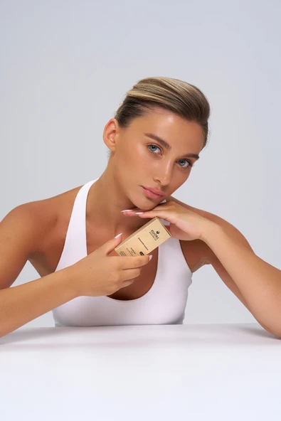 KUATRA Immortelle Lumière Göz Çevresi Stick – Gece Bakımı | Canlanmış Göz Çevresi Antioksidan Etki (Resveratrol + VitC + CoQ10) - 4