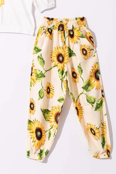 Kız Çocuk Ay Çiçeği Desenli  Eşofman Altı ve Yazı Baskılı Beyaz Eşofman Takım - Resim 3