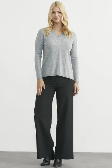 Arkası Uzun V Yaka Triko Kazak - Gri ürün görseli 1