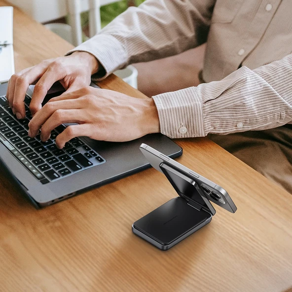 Mcdodo MC-6310 10000mAh 20W Kablosuz Powerbank Katlanabilir Stand - Resim 3