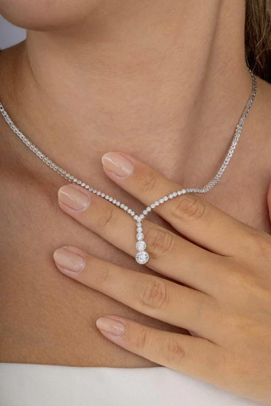 Gümüş Pazarım Pırlanta Montür Yuvarlak Kesim Su Yolu Gümüş Kolye