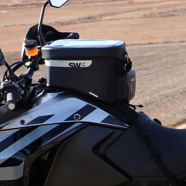Shad Depo Üstü Motosiklet Çantası Su Geçirmez 14L X0SW23B - Resim 2