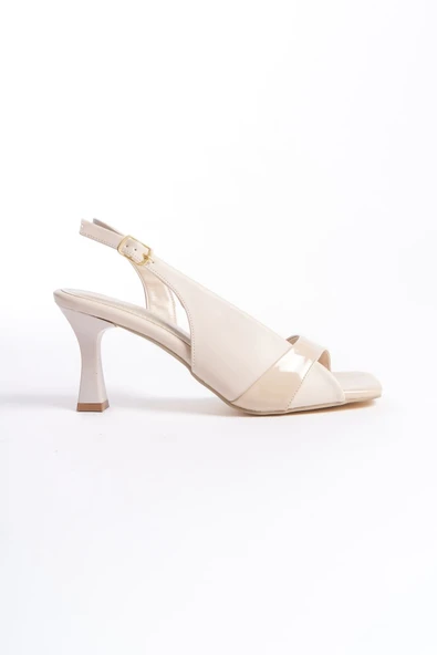 Klein Kadın Bej Rugan Detaylı Topuklu Sandalet - Resim 9