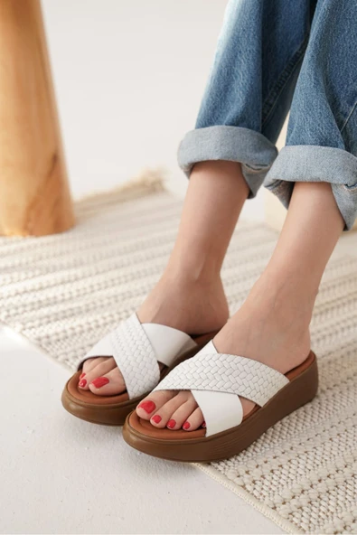 Fayn Beyaz Hakiki Deri Terlik ürün görseli 1