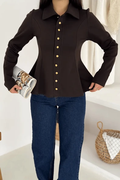 Kadın Altın Düğmeli Peplum Gömlek – Güçlü & Şehirli Stil - Resim 6