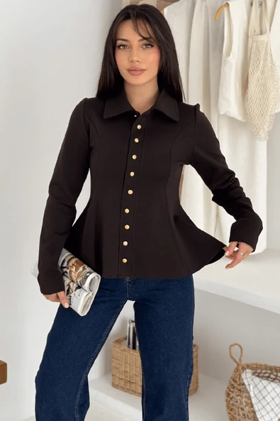 Kadın Altın Düğmeli Peplum Gömlek – Güçlü & Şehirli Stil ürün görseli