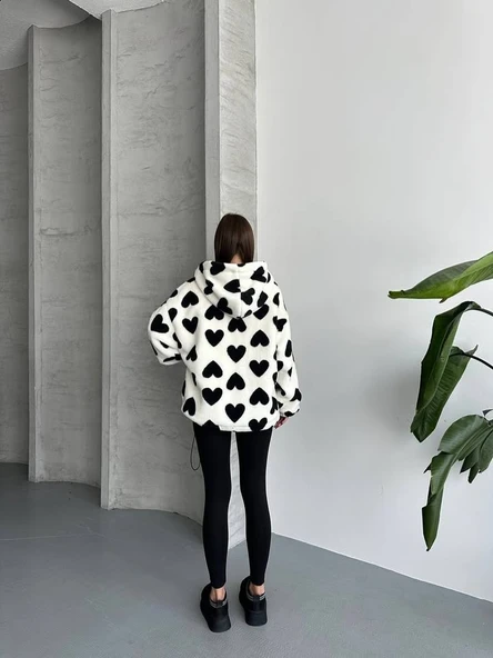 Kalp Desenli Kapüşonlu Mont - Resim 3