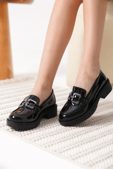 Caro Kadın Rugan Siyah Gümüş Tokalı Loafer - Resim 11