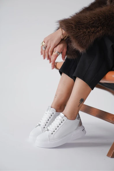 Vega Gümüş Detaylı Beyaz Kadın Spor Ayakkabı - Resim 2